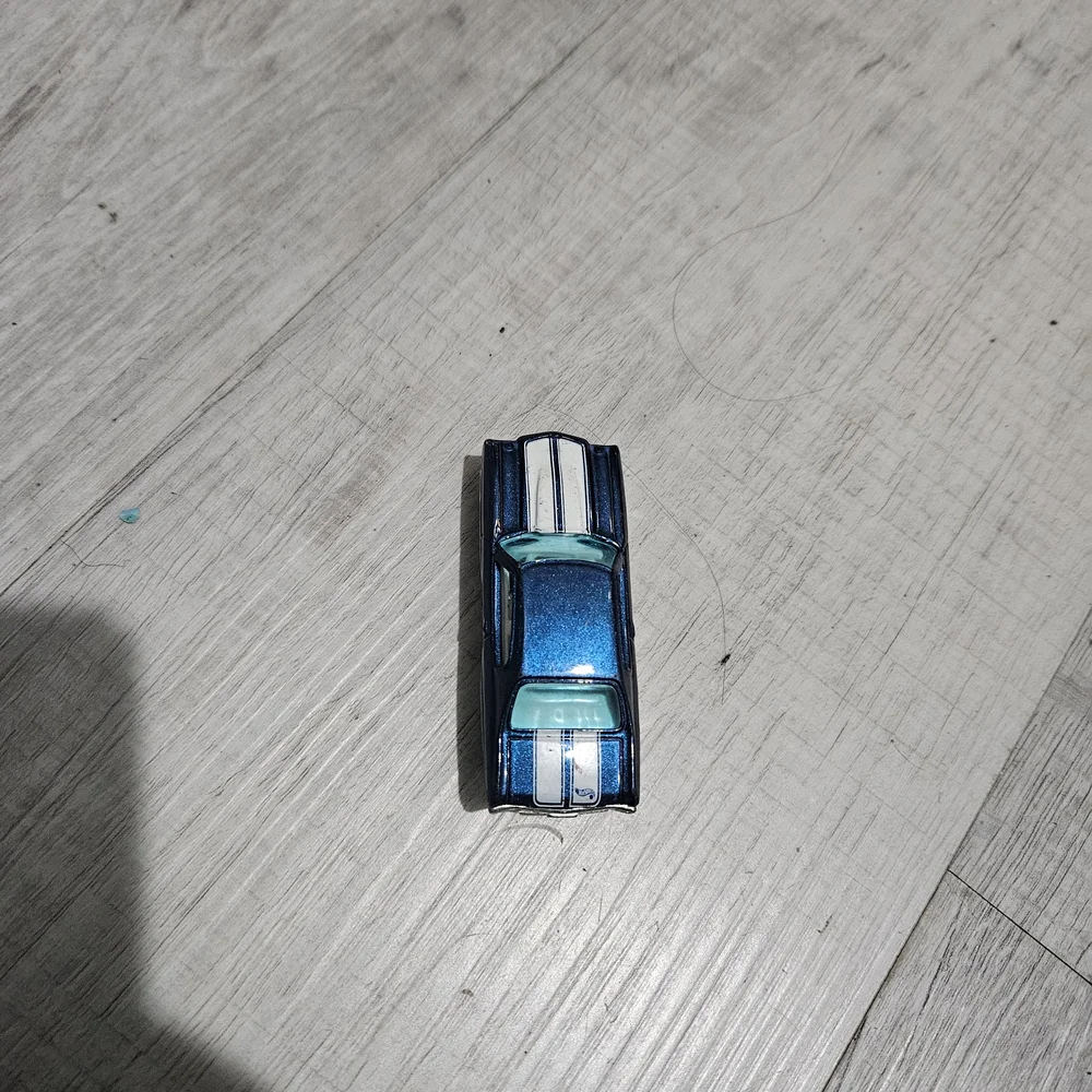 Vintage 1998 Hot Wheels 1970 Chevelle SS Blue w/ White Stripes Diecast Toy Car